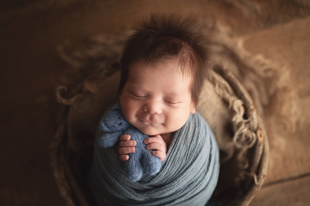 best Brantford newborn photographer, newborn photography near me, newborn portrait studio Brantford